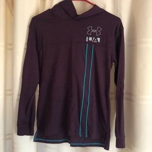 Girl’s under armour long sleeve tee with hood